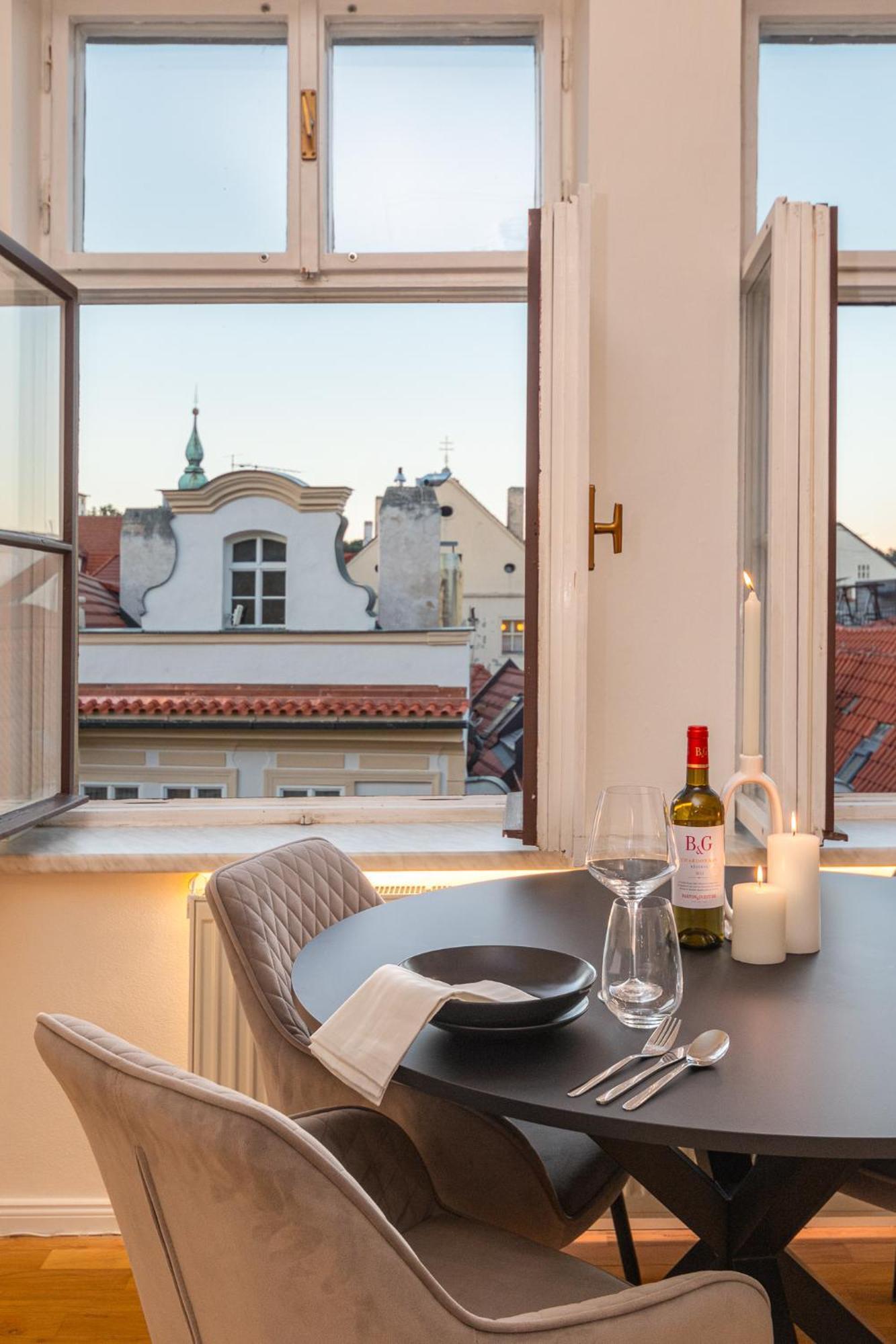 Stylish Gem By Charles Bridge With A Stunning View Apartment *